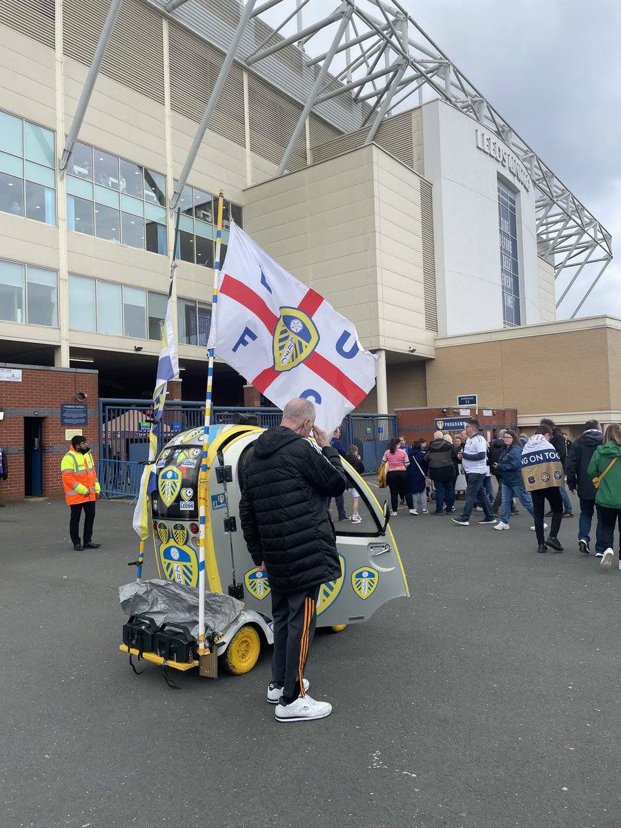 Where else to play the wild rover but where Leeds are #lufc