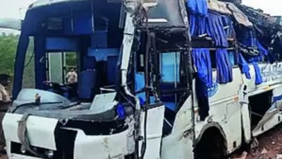 #BREAKING: A bus carrying Indian Military Intelligence (MI) officers met with an accident in Karnataka state. At least 03 of them were killed and 35 seriously injured.