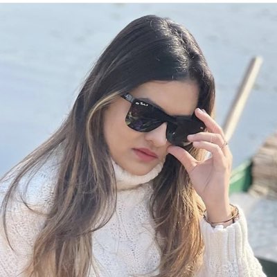 Gayatri Shingne Fans Club tweet media