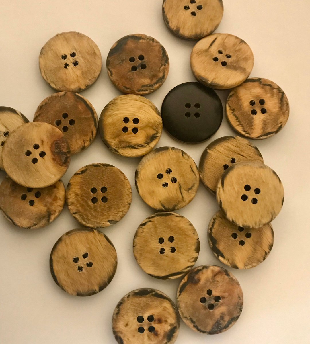 20 Vintage 23mm round 4 holes  wood buttons lot of 20 by BySupply tuppu.net/15feb3c3 #bysupply #Etsy #23mmButtons