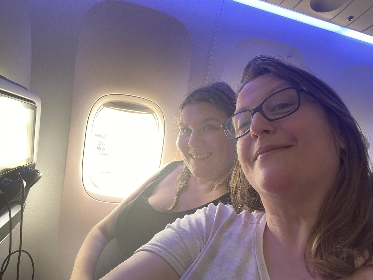 Geographers Geographying. Aberdeen to  <a href="/theAAG/">American Association of Geographers</a> with <a href="/KG_Jura/">K Gow</a> if anyone is going to be around, please drop us a message. #HawaiiBound #islandresearcher #supervisionat33000ft #CoccyxCushionAtTheReady #AAG2024