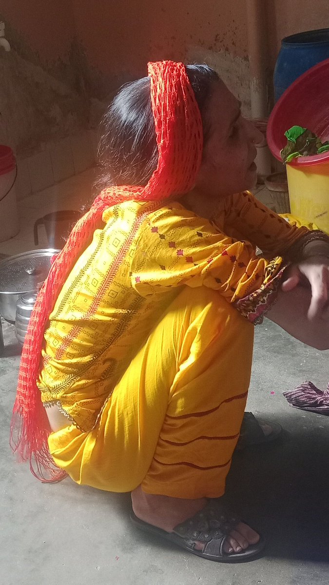 Mom age 47 koi Bata Sakta ha Chut ab kesii hugi