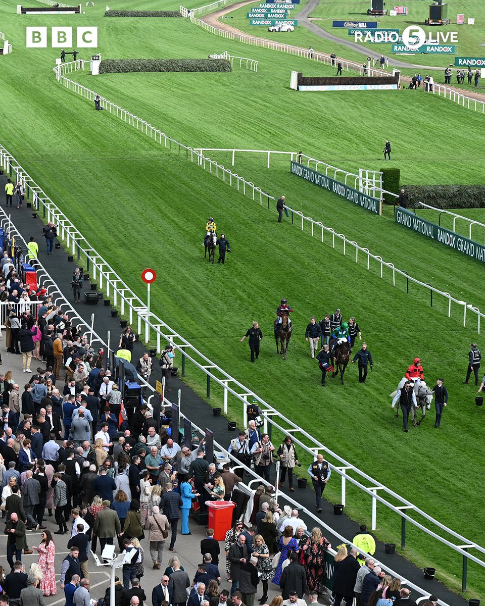 We're LIVE from Aintree! 🚨 Join @Steve_Crossman, @StatmanDave & @GKPaulRobinson NOW! Listen on @BBCSounds ⤵️ bbc.co.uk/5live #BBCFootball #BBCRacing