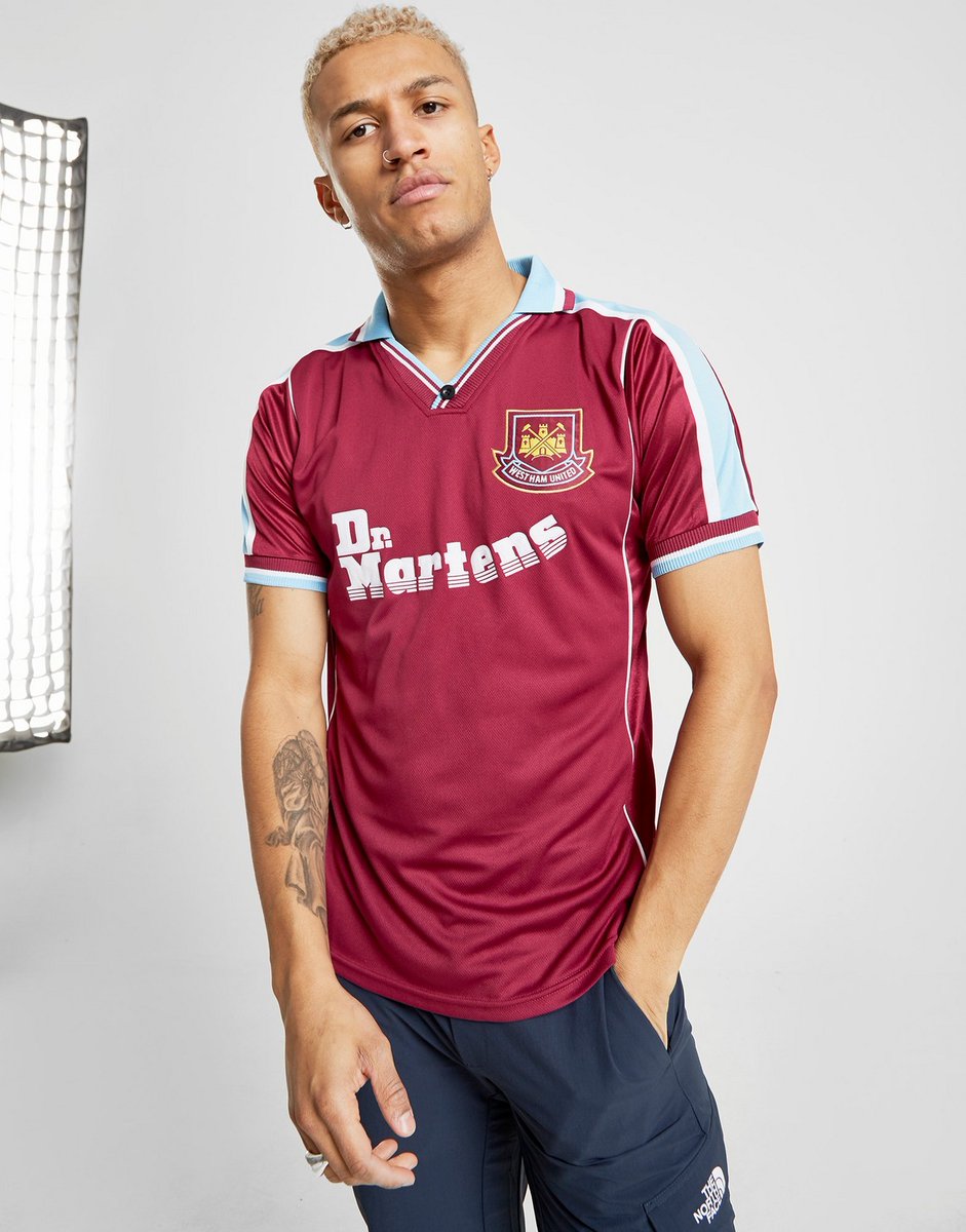 Le maillot retro de West Ham 2000 c'est pour les mimis des mimis 👀 33€ avec le code ONSIDE 🎟️ Lien affilié chck.me/hiiE