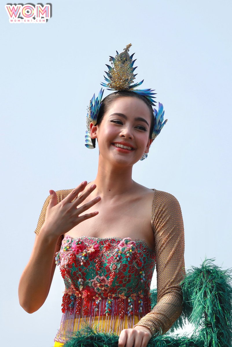 WOMENTERTAIN's tweet photo. “ ญาญ่า - อุรัสยา ” ร่วมขบวนรถแห่ 4 ภาค คาราวาน ม่วน หนุก สุข คัก เปิดฉากอย่างยิ่งใหญ่ " อภิมหาสงกรานต์รางน้ำ " 

#อภิมหาสงกรานต์รางน้ำ
#RANGNAMSONGKRAN2024 
#ญาญ่า #ญาญ่าอุรัสยา #urassayas https://t.co/oQAkAGwZDJ