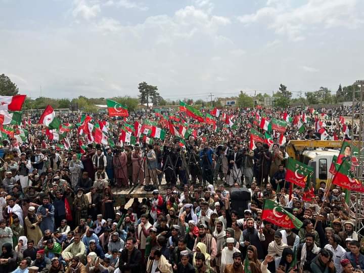 A newly formed opposition alliance of the 6 parties( Movement for the Protection of Constitution) held its first massive gathering in the district Pishin,#Balochistan against the systematic rigging in the 2024 election

Six party alliance comprise of PTI, PKMAP,BNP M,JIT,SIC,MWM