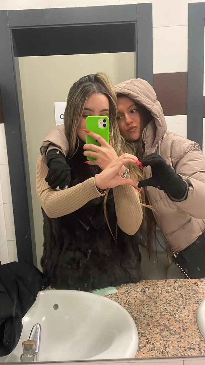 Es el cumple de mi niña❤️‍🩹
no me cansaré de presumirla.