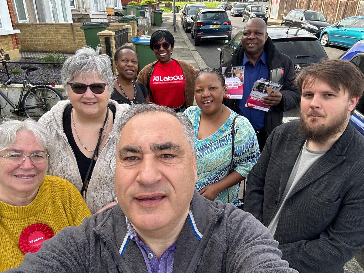 Out in the lovely sunshine talking to residents in Abbey Wood with the Erith & Thamesmead team. Getting a great response from voters for @SadiqKhan and Labour! Remember to register to vote by 11:59pm on 16 April to vote Labour on 2nd May. gov.uk/register-to-vo…