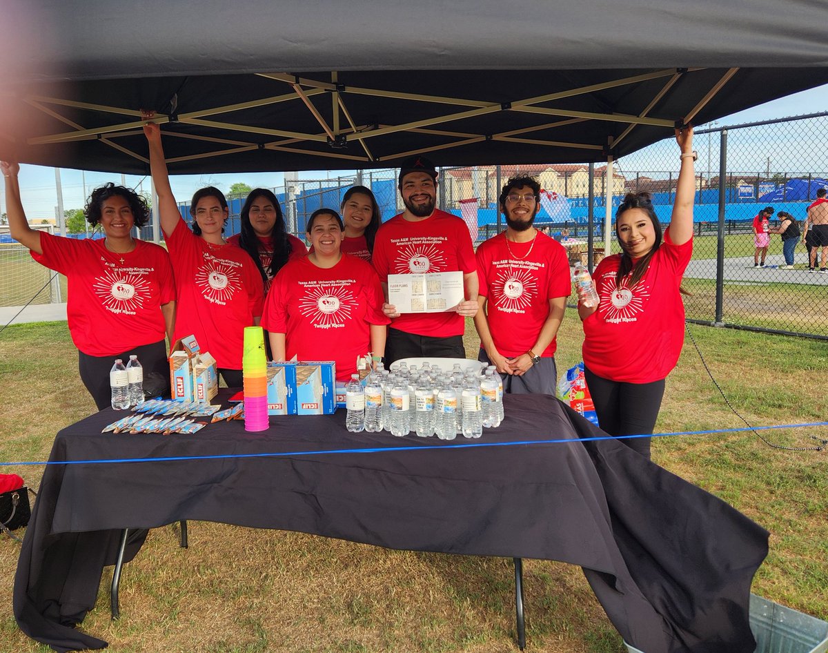 Judy42112276's tweet photo. Twilight run for American Heart Association was a success, thanks to all who contributed and participated! https://t.co/HTvpyWuBNl