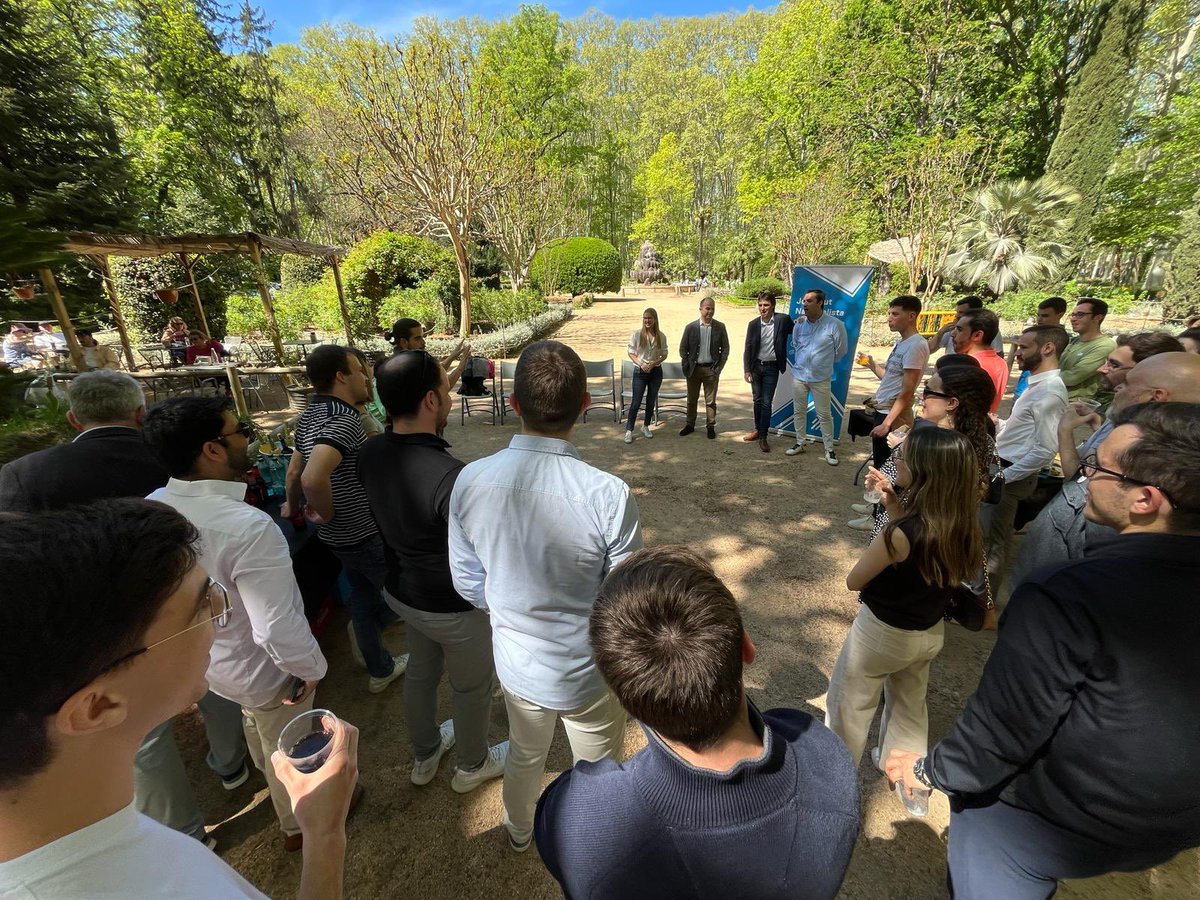 📸 El secretari general @jorditurull, el cap de llista per Girona @vadorverges i la candidata @ariadnaurroz han visitat avui Girona. Posteriorment, han participat en un vermut amb joves de la @JNCatalunya.