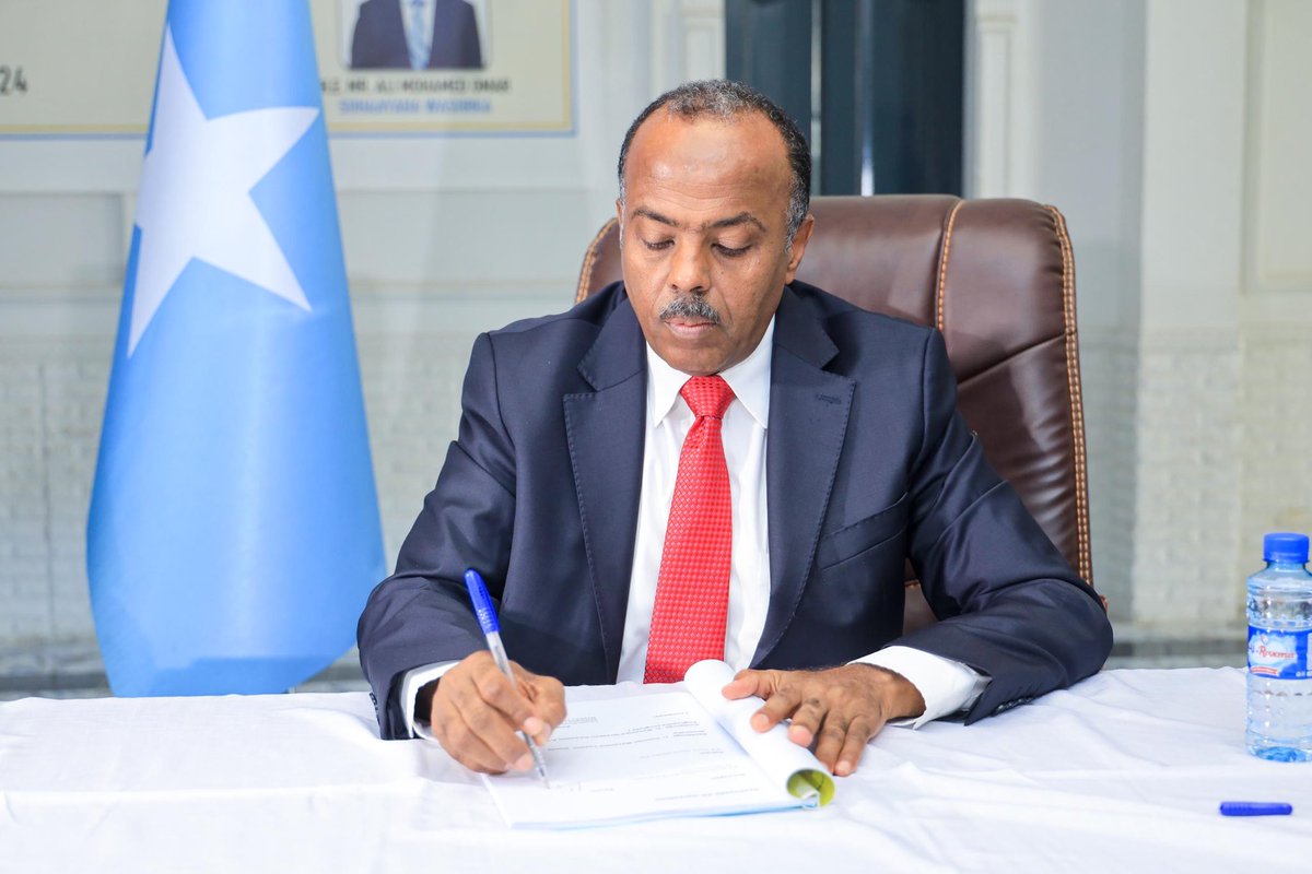 Honored to hand over the duties of the Somali Foreign Ministry to my respected friend, HE Ahmed Moalim Fiqi. His expertise and dedication will undoubtedly advance our nation's interests on the global stage. Excited for what lies ahead! #GlobalDiplomacy #SomaliaForward