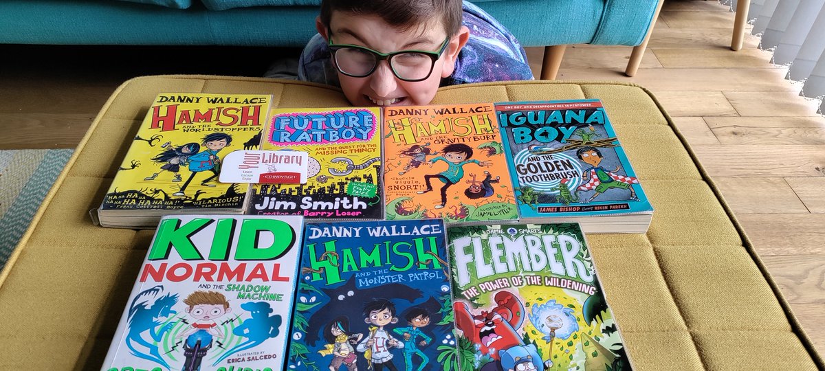 When you reserve his favourite books at the library and they all turn up at once... <a href="/dannywallace/">Danny Wallace</a> @BarryLoser <a href="/gregjames/">Greg James</a> <a href="/itschrissmith/">Chris Smith</a>   <a href="/r1k1n/">سلفر</a> and <a href="/jamiesmart/">Jamie Smart</a> which he's starting with (also had Looshkin but he'd read it already!) 📚📚📚