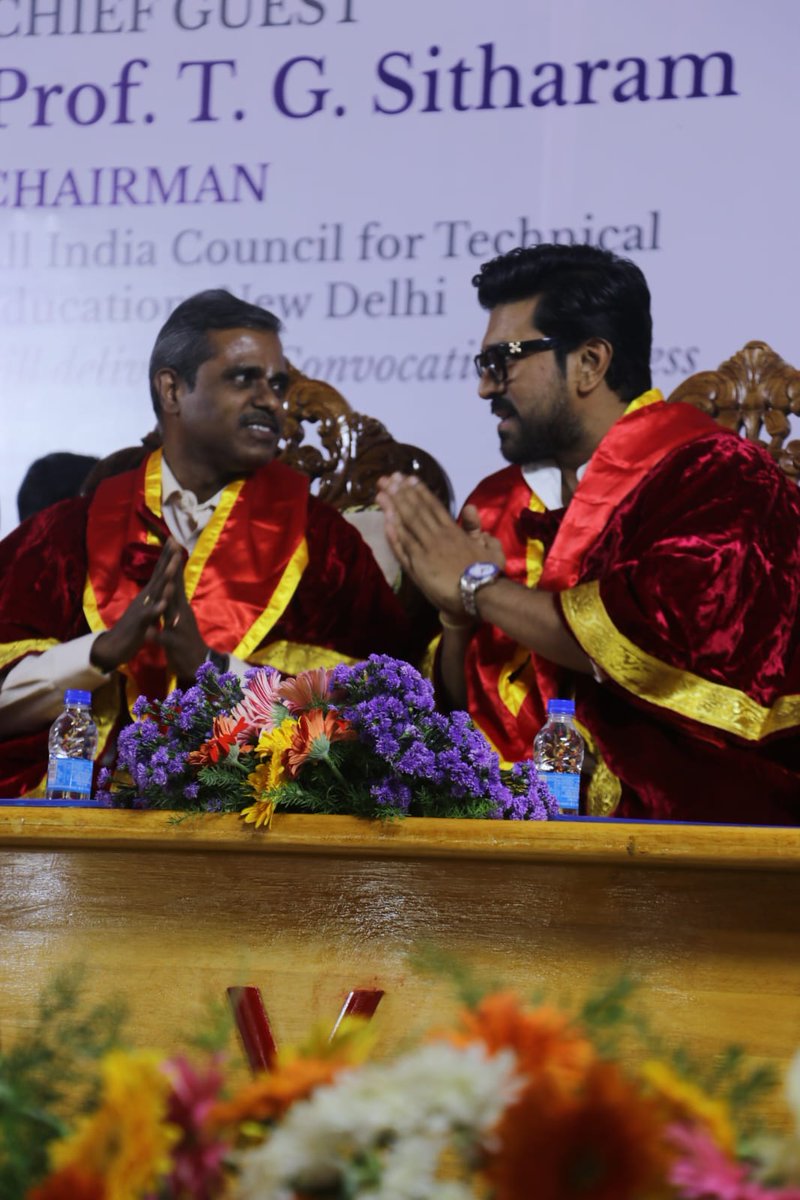 Pics from Vels University’s convocation event:

@IshariKGanesh @AlwaysRamCharan #Veeramuthuvel @DrGSKVelu @sharathkamal1 @DoneChannel1

youtube.com/live/C53i_M0jP… 

#VelsConvocation2024 #VelsConvocation #VelsUniversity