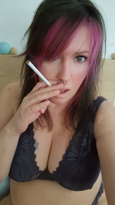 Hot Mom 𝔾𝕖𝕞𝕞𝕒 - What are your weekend plans ? https://t.co/G2VWRnVvSN