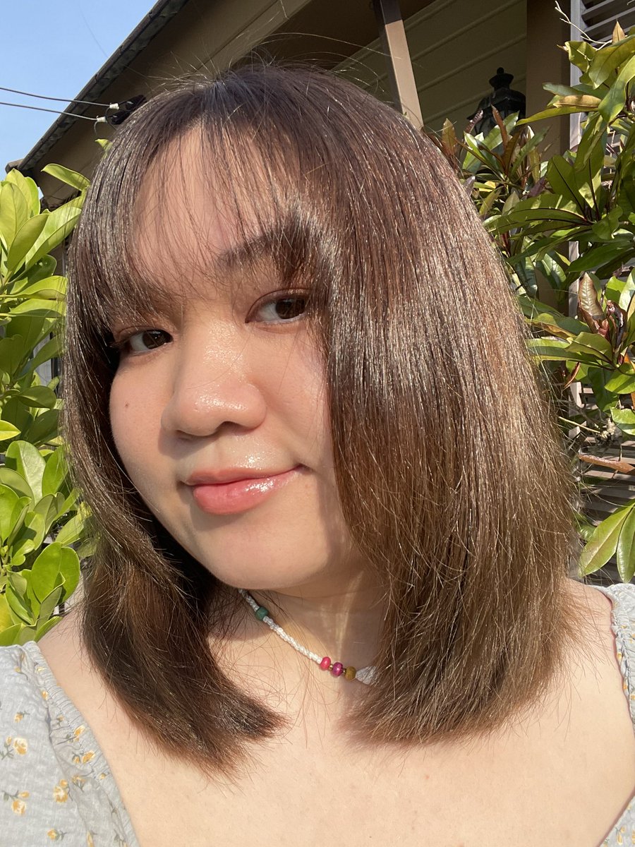 Chiuter's tweet photo. ซัมเมอร์แบบนี้ต้องเปลี่ยนลุคให้มันแซ่บสู้แดดกันซะหน่อย นี่แบบอยากได้สีติดเทาๆ สี 29 TRUFFLE CHOCO ASH ออกมาสวยตรงเรฟมากกก ฟีลแบบคิ้วตี้เซ็กซี่ ไม่มีแอมโมเนีย พร้อมบำรุงด้วยเคราตินและกรดอะมิโน ผมไม่แห้งเสียเลย ย้อมง่าย สีสม่ำเสมอ ผมนุ่มสลวยดูธรรมชาติ #RevlonColorSilk #ยาย้อมผมเรฟลอนสีแฟชั่น #ปราศจากแอมโมเนีย