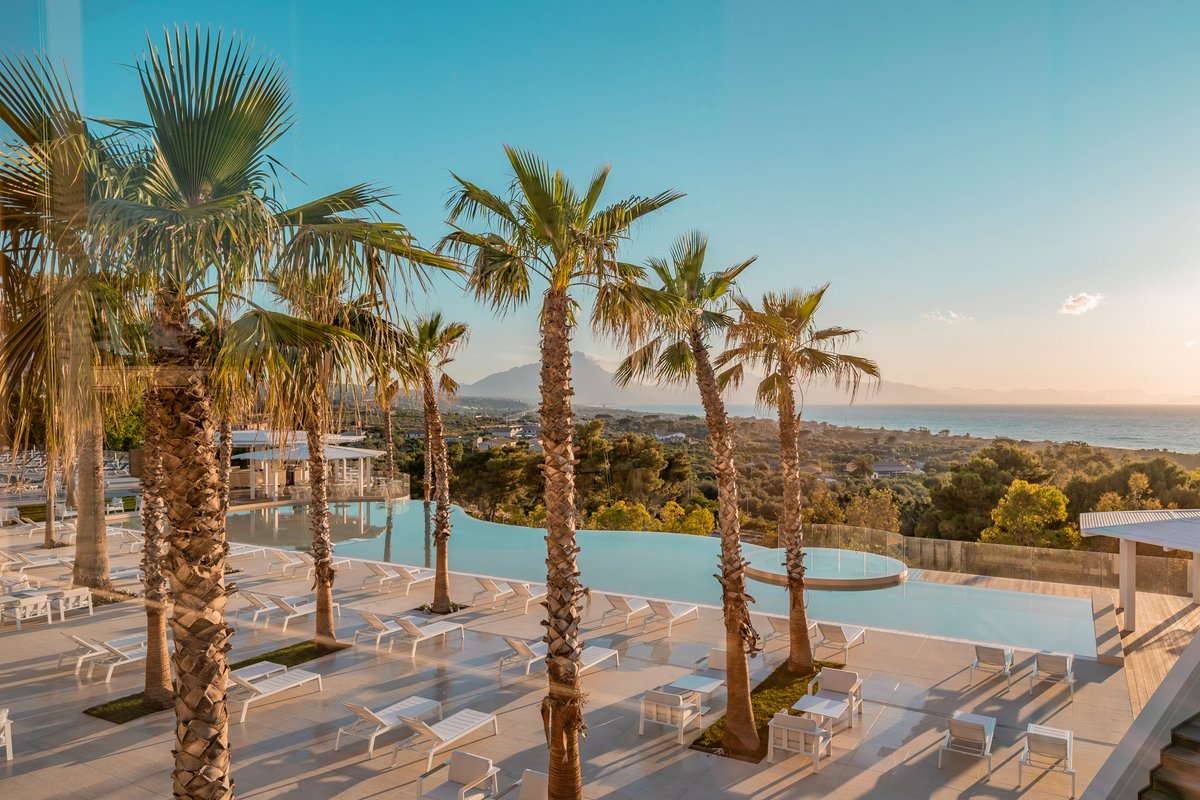 ✨ LAST CHANCE ✨ Win a 7-night All Inclusive family holiday to Hotel Costa Verde in Sicily & £100 @WeAreZizzi voucher!* 😍 Plus, 10 x £50 Zizzi vouchers up for grabs! As a thanks for entering, enjoy a FREE Garlic Bread at Zizzi 🥖 Enter: spr.ly/6019wqwwB *T&Cs apply