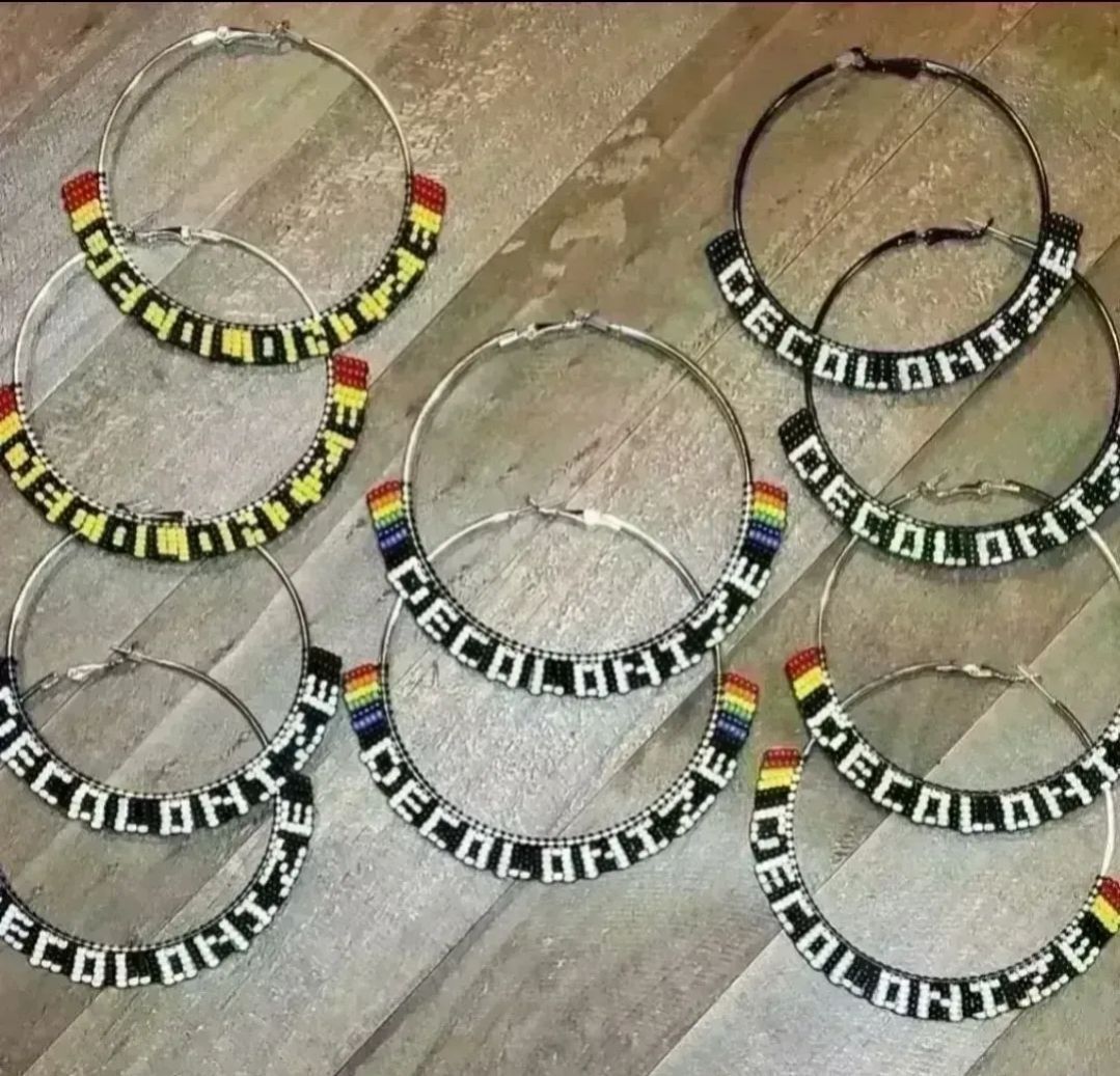 DECOLONIZE... beaded hoop earrings available in my Et$y shop @ buff.ly/48C22gL w/ FREE US shipping! #NativeTwitter #AlaskaNative #FirstNations #beadwork #NativeMade #BuyNative #Statimc #Unangax #Aleut #decolonize #NativeMade