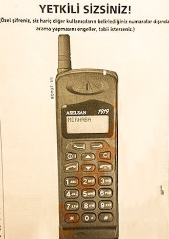 1997 yılında üretilen Türkiye’nin ilk yerli cep telefonu Aselsan 1919.