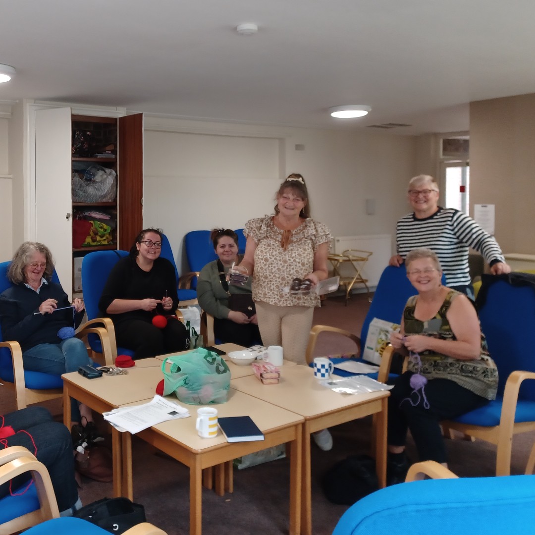 🐝 The Buzy Beez craft group who are part of Swanleys Shed love to focus on projects that will help the community. ❤️ The latest has been knitting hats for the premature baby unit at Darenth Valley hospital. The unit were delighted with the hats they received!