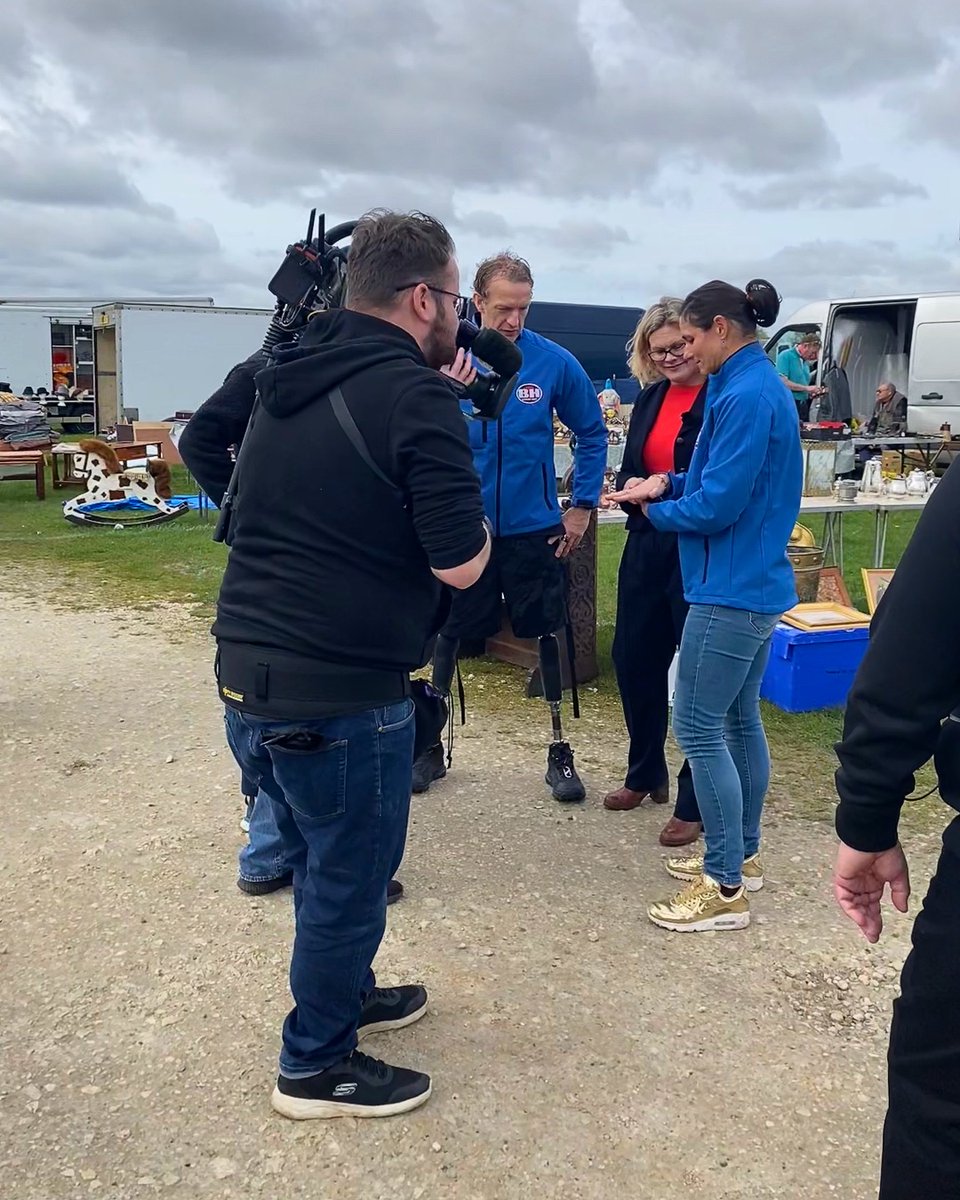 With sunshine and plenty of shopping, it was the perfect Newark Antiques Fair for April! Thank you to everyone who joined us, we will be back at the Newark Showground on the 6th - 7th of June. ❤️ @BBCBargainHunt