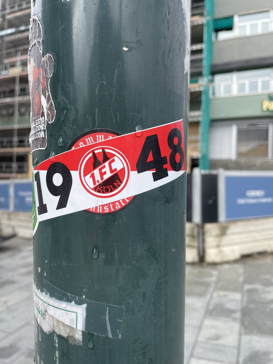 FC Köln🇩🇪 Überklebt Stuttgart in Oslo #überklebt #1fcköln #köln #stuttgart #ultrasstickers #ultrassticker #footballstickers #fussballsticker #klibbor #aufkleber #oslobilder #1bl #footballculture #amf #mdmf