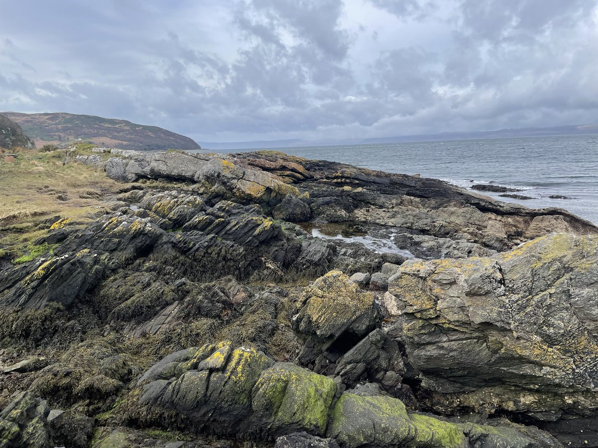 Was planing to cycle in Arran but too windy (for me). Went to see Hutton’s Unconformity instead. Rocks deposited on top of older rocks (rotated by 90deg) = the Earth was older than we thought…. The start of Geo science :)