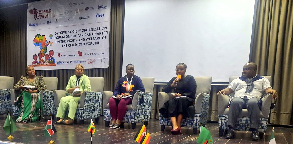 A collaborative panel discussion on uniting the right to education and SRHR in Africa #AdvancingChildrensRights @ACERWC_CSOForum @CHR_HumanRights @ReproRights @RsFawe @elvisfokala