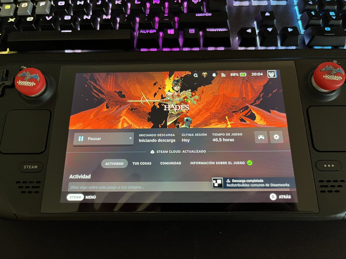 daniwizardd's tweet photo. Nuevo juguete. Y no hay mejor juego para estrenarlo....

#SteamDeck 
#HadesGame https://t.co/BORx7dDP5D