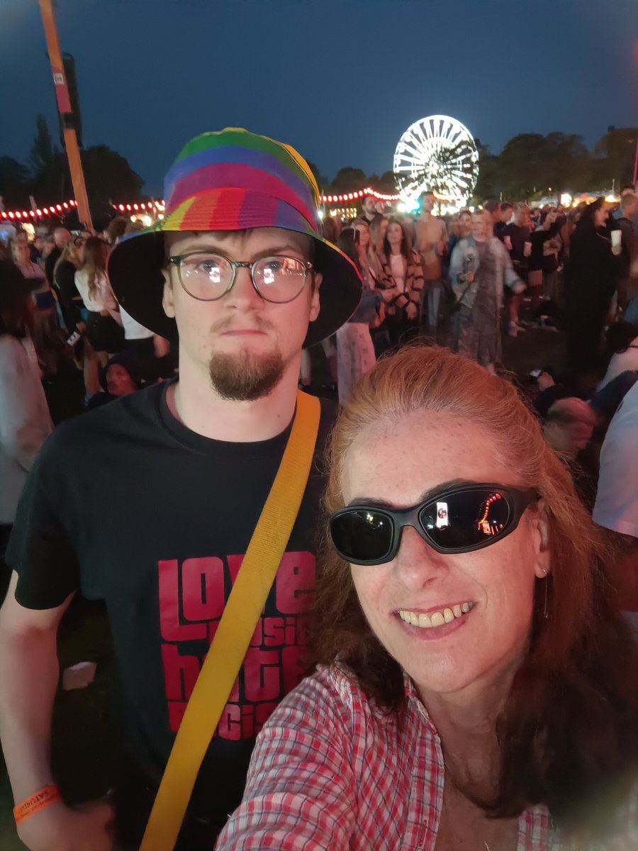 emmafriedmann's tweet photo. Stuff Judgement!

I returned to clubbing in my 40s after 20+ yrs parenting. I thought I was having a #MidlifeCrisis &amp; wild #Menopause.
 
Now I'm in 50s producing music, taking my Son to festivals &amp; dancing all night with friends #dfop old &amp; new. 🕊️🎶⚖️❤️🥰
https://t.co/Rr1ur3nAIG https://t.co/FqyYrr7DxA