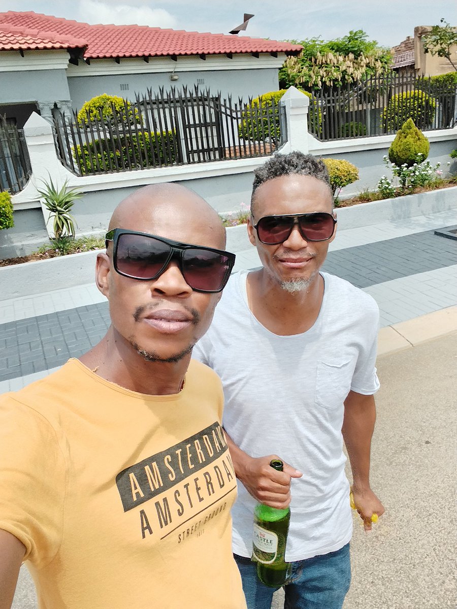 @DoubleMaltSA With my buddy having Castle Double Malt 😋😋
#CastleDoubleMalt
#ExtraSmooth