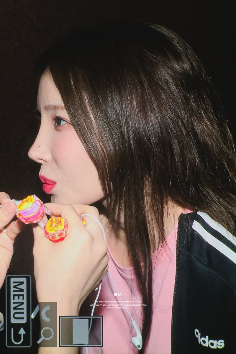 Buckeyvibe's tweet photo. 240413 🦊🫳🏻

#벅키 #BUCKEY #MANNEQUEEN⠀⠀ https://t.co/OtIWzp91sT
