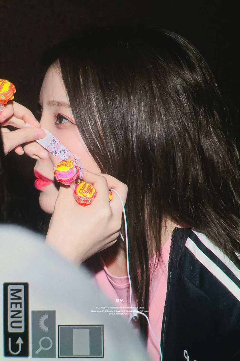 Buckeyvibe's tweet photo. 240413 🦊🫳🏻

#벅키 #BUCKEY #MANNEQUEEN⠀⠀ https://t.co/OtIWzp91sT