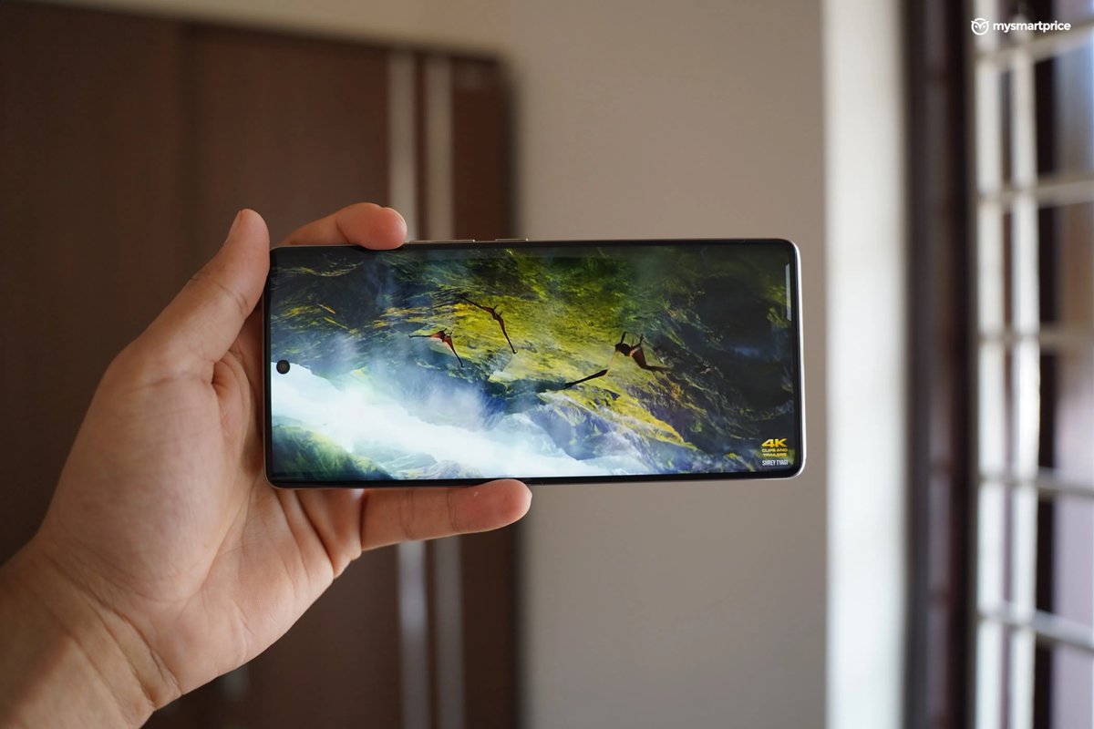 mysmartprice's tweet photo. #InfinixNote40Pro5G review:

✅Premium design and build
✅Good battery life
✅Decent camera performance
❌Only two years of software updates

Can the Infinix Note 40 Pro 5G live up to the hype or just be a bystander? @Kevalvachharaja answers in his review: https://t.co/ckzzrqAW7q https://t.co/O9NvHcf0EO
