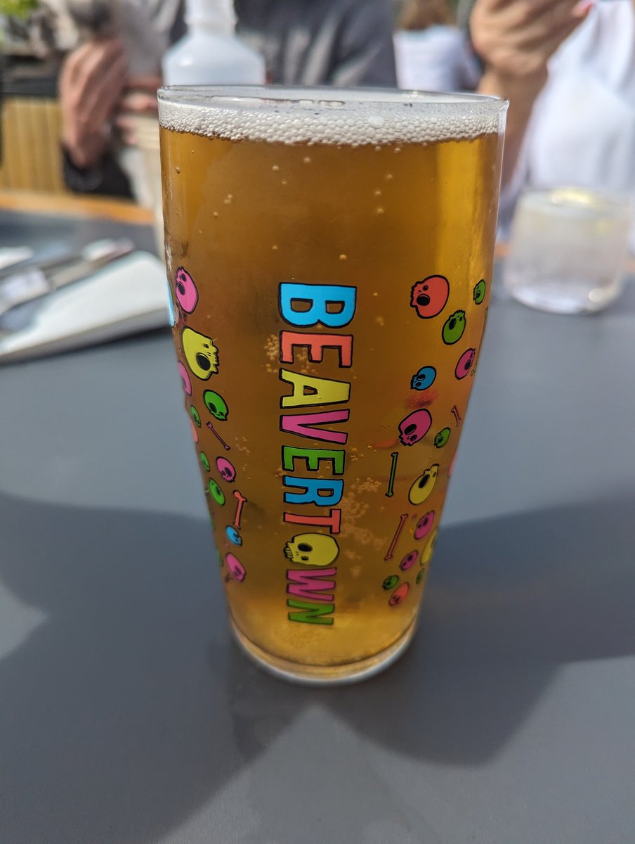 JoshBurnell1's tweet photo. Hello sunshine. ☀️🍺 https://t.co/R7WPo7iH6B