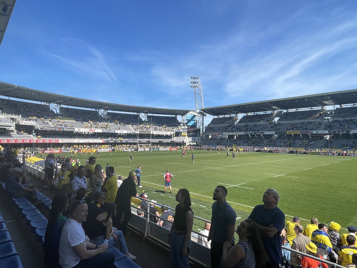 #ASMULSTER 
20 minutes du coup d’envoi. Conditions idéales pour un beau match de rugby