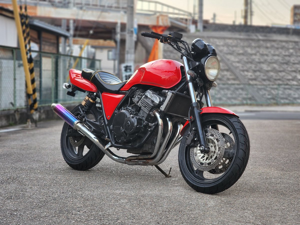 大阪府M様 CB400SF NC31完成👏
マフラー交換、外装リペイントなど！
追加でカスタムもさせて頂きました🙇🏻

来週に車検、登録後試乗をして納車になります♪

#CB400SF #CB400SF売ります #NC31 #NC31売ります #SF売ります #CB400SF専門店 #遠方対応 #NC39 #vtec #NC39売ります