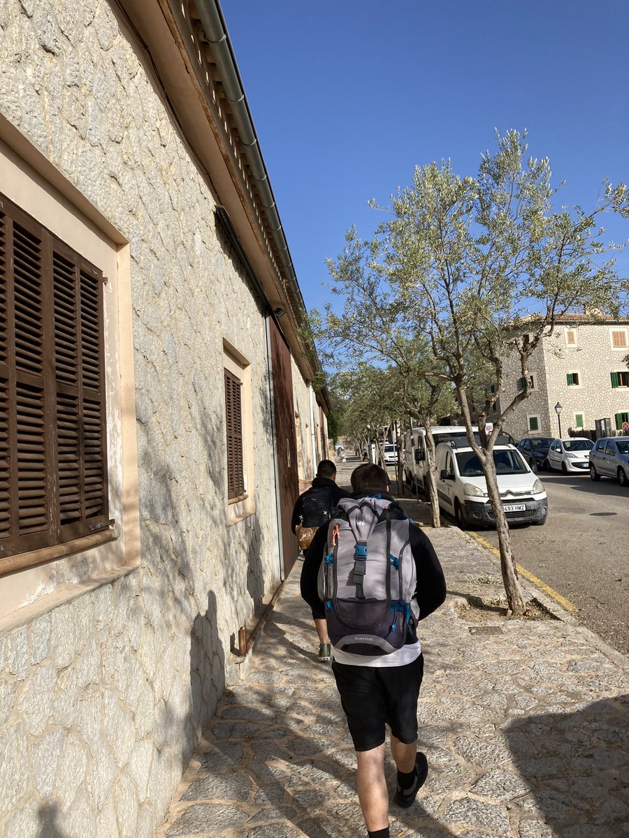 mingoren3's tweet photo. Acompañarnos en nuestra nueva aventura de cómo sobrevivir como lo hacen los indígenas(Valldemossa) https://t.co/yCmh23nESR