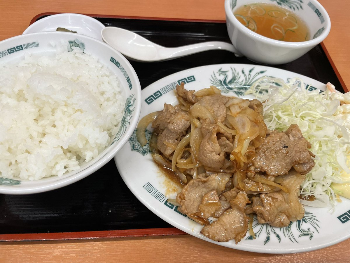 夕飯は日高屋の生姜焼き定食😋
お客さん一杯居て日高屋は人気だ！
コスパ良いもんね！