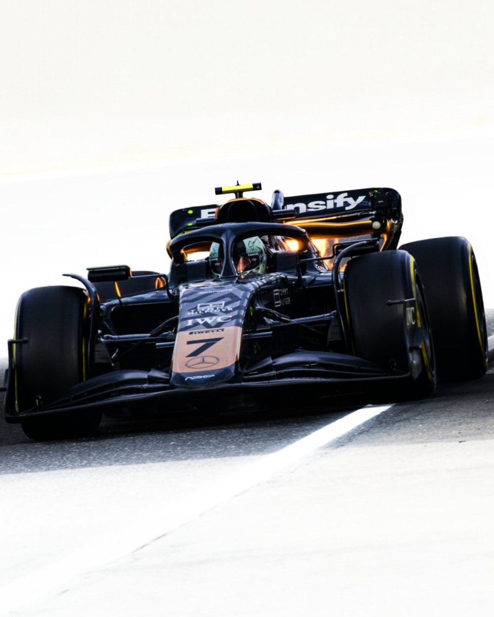 Too good not to post 😍 *The* iconic Suzuka shot 📸👌

#F1 #Formula1 #APXGP #ApexGP #JapaneseGP