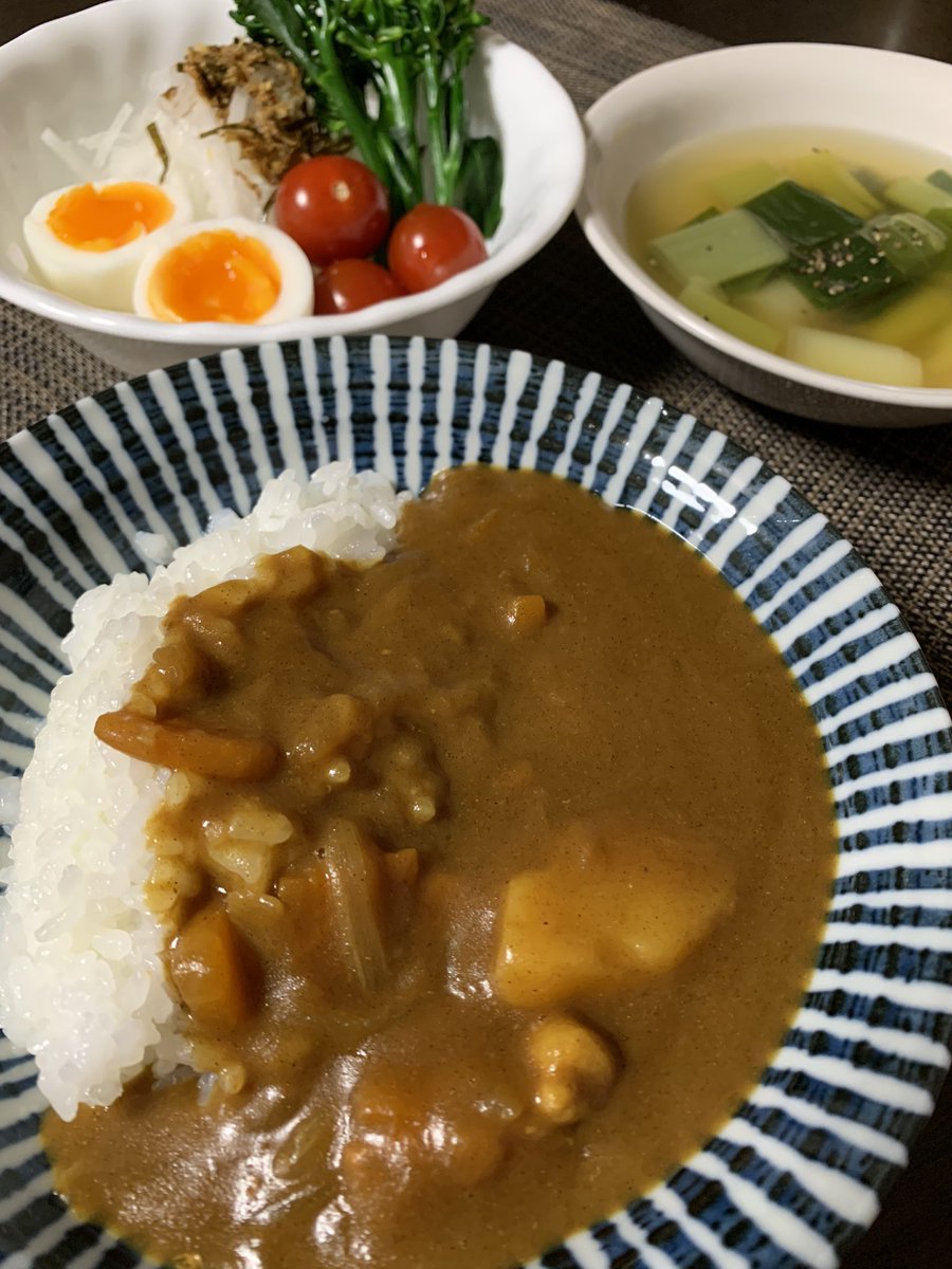 Good evening friends.

My husband was off today so he made dinner for us .

My daughter asked him to make curry.

She really loves curry.

Today’s dinner 
“Pork curry”
“Salad” and 
“Long onion soup”

Yesterday is my off day ☺️
I’ll enjoy alone time.

#japanesefood
#homecooking