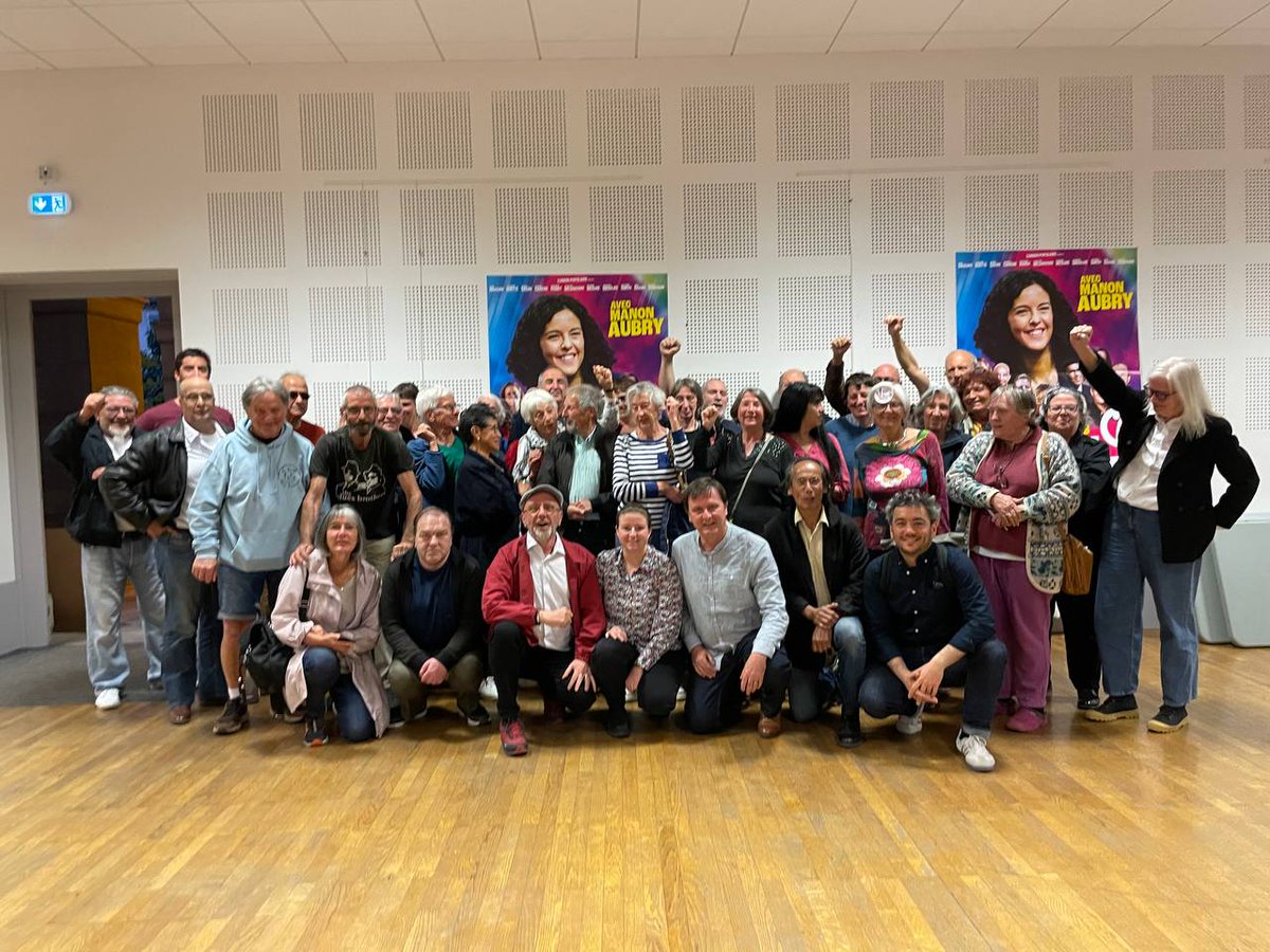 Superbe soirée pour les élections européennes à Foix. Du monde, de la joie et de l'espoir pour appeler à voter pour la liste d'Union Populaire menée par Manon Aubry. Avec @MathildeHignet et @ChristopheBex