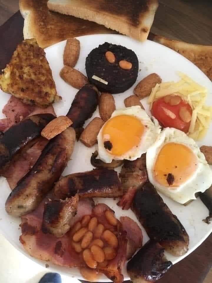 This is what Rishi orders every time he eats breakfast at a Wetherspoons (which is loads of times, absolutely hundreds, you just can’t get that millionaire out of there)