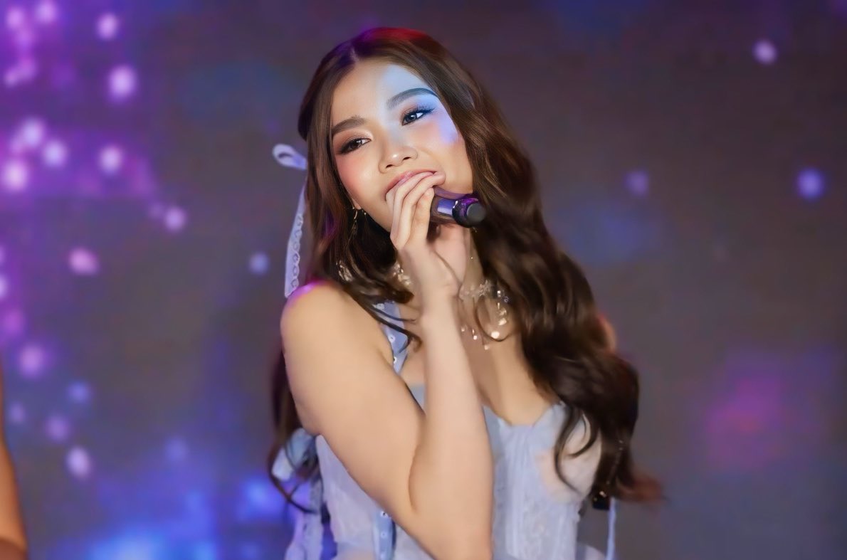 itzlalisaa's tweet photo. you’re soo pretty princess 🤍 @bini_stacey

cr. @HoshiNoFilm https://t.co/JPhY7LxSZT
