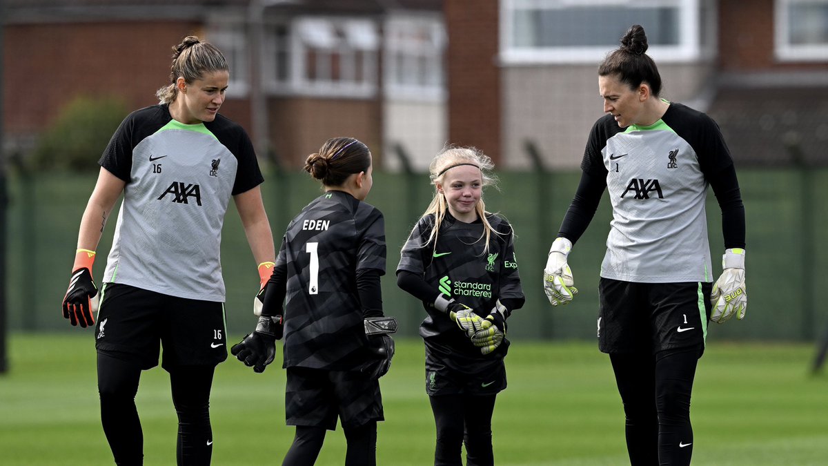 It was a day to remember for our ETC U9s yesterday! ❤️ The girls spent the day at AXA Melwood Training Centre, where they met the @LiverpoolFCW’s squad and took part in the warm-up before watching their training session. 🙌 Read more: liverpoolfc.com/news/lfc-found…
