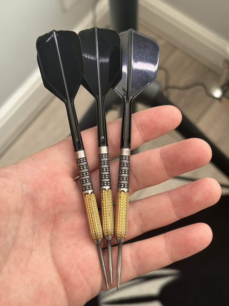 KyleMatthewss's tweet photo. @TargetDarts @Raybar180 gen 2 25g with intermediate k- flex 

Looking for a fresh set any ideas? https://t.co/Nh9O9UUYWM