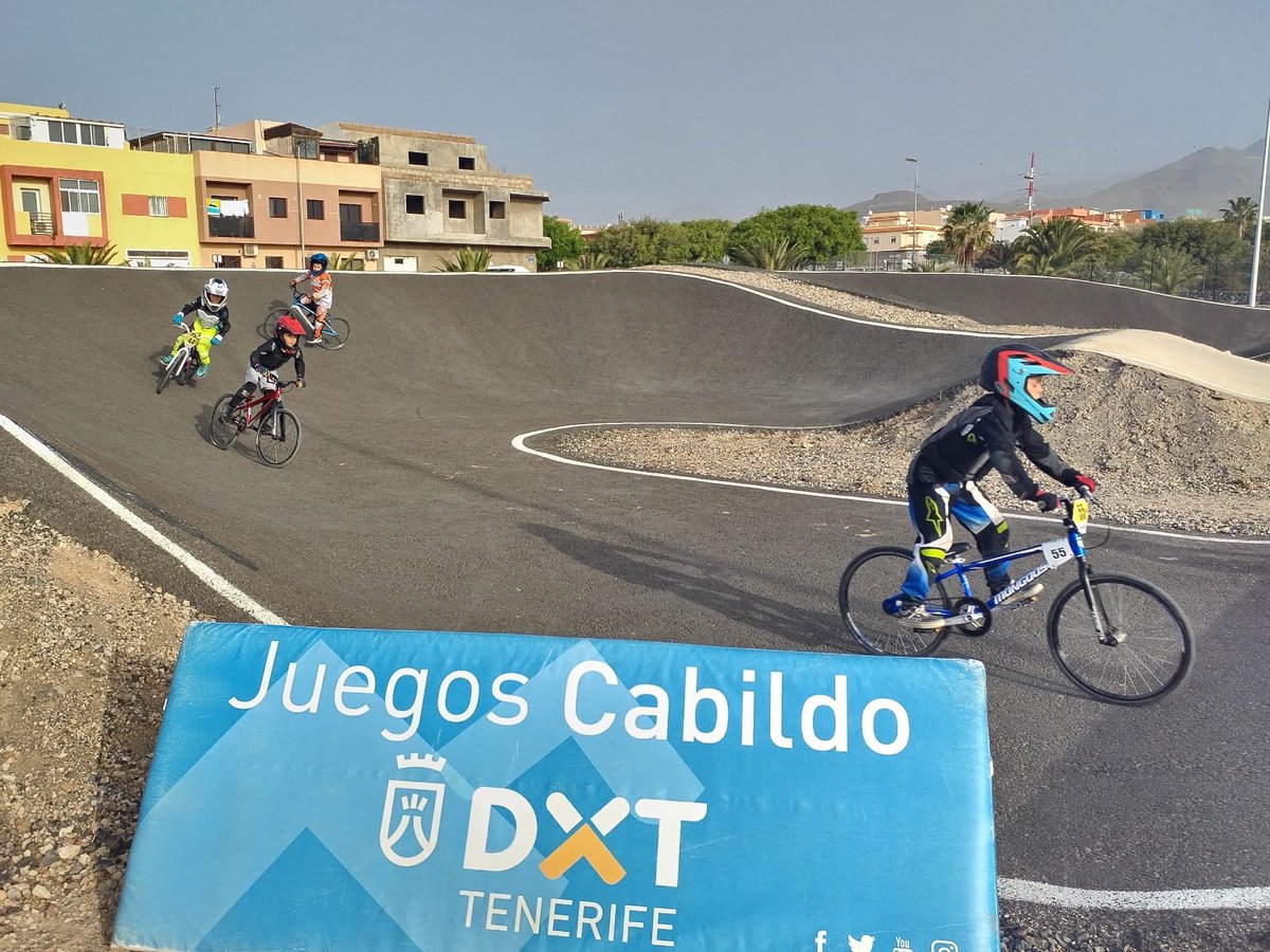 Hoy hemos disfrutado muchísimo en el estreno de #ciclismoBMX en los XXXVII Juegos Cabildo en el circuito de San Miguel de Abona 👏👏 Gracias y enhorabuena a los y las ciclistas participantes #JuegosCabildoTF #ActivaTuVida