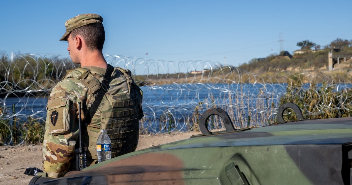 Texas is constructing a massive anti-migrant military base. Instead of wasting hundreds of millions more on border militarization, Texas should work to create a humane system that respects and welcomes migrants. trib.al/V1XMT5C