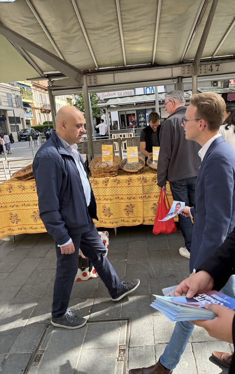 Théo Dutrieu (@theodutrieu) on Twitter photo Au marché de la Libération de Nice
ce matin avec <a href="/AugusteVerola/">Auguste Verola</a>, <a href="/PrLCastillo/">Pr. Laurent Castillo</a> et <a href="/CirasaCedric/">Cédric Cirasa</a> pour défendre le bilan et la candidature de <a href="/fxbellamy/">Fx Bellamy</a> !
Pour maîtriser notre destin, le 9 juin c’est #AvecBellamy ! Au marché de la Libération de Nice
ce matin avec <a href="/AugusteVerola/">Auguste Verola</a>, <a href="/PrLCastillo/">Pr. Laurent Castillo</a> et <a href="/CirasaCedric/">Cédric Cirasa</a> pour défendre le bilan et la candidature de <a href="/fxbellamy/">Fx Bellamy</a> !
Pour maîtriser notre destin, le 9 juin c’est #AvecBellamy !