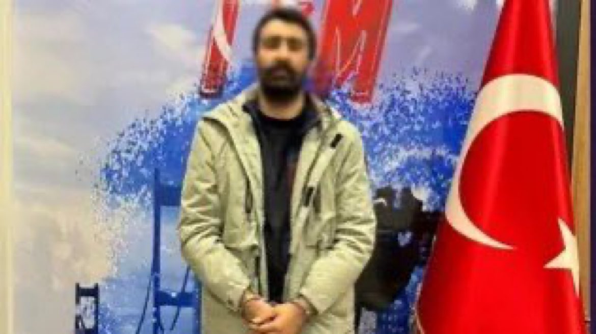 #SONDAKİKA Terör örgütü PKK/KCK'nın sözde 'Paris kuzey gençlik kolu sorumlusu' olan terörist Serhat G, Fransa'dan geldiği İstanbul Havalimanı'nda gözaltına alındı.