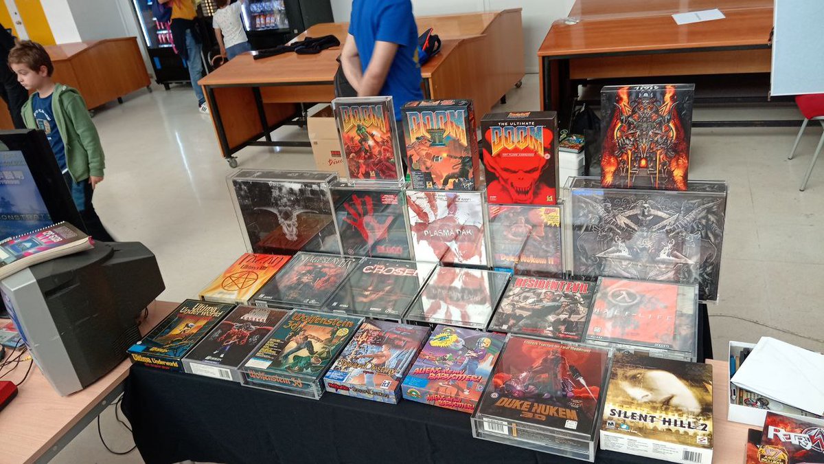 Ojo a las cositas expuestas en Retro Pixel